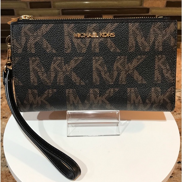 MICHAEL KORS Signature Wristlet ππ₯β€οΈ - Picture 4 of 16